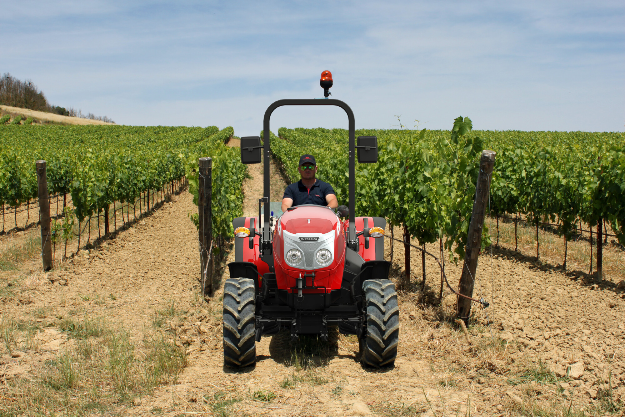 New X2 range: the compact McCormick becomes Stage V - farm vehicle tractor. 