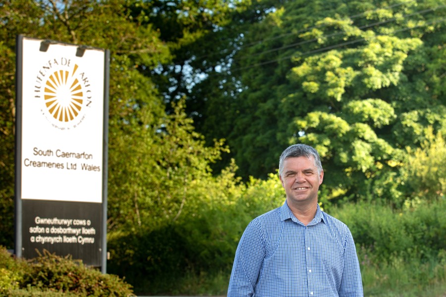 SCC Managing director Alan Wyn Jones - Welsh cheesemaker Welsh dairy co-operative announces record profits of £3.4M