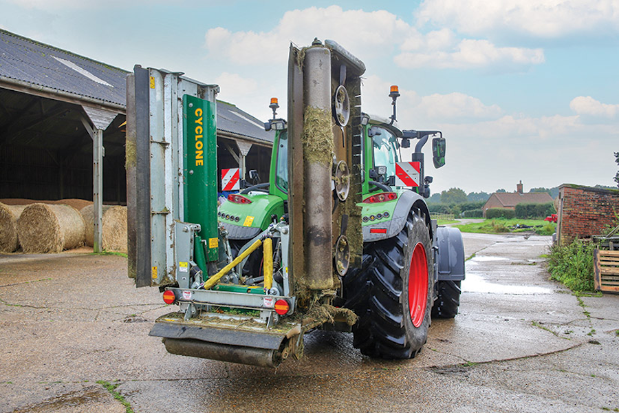 photo of the rear view of a Fendt tractor