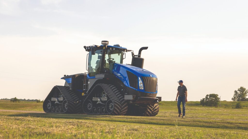 New Holland has just launched its latest tractor model, the T9 SmartTrax with PLM Intelligence