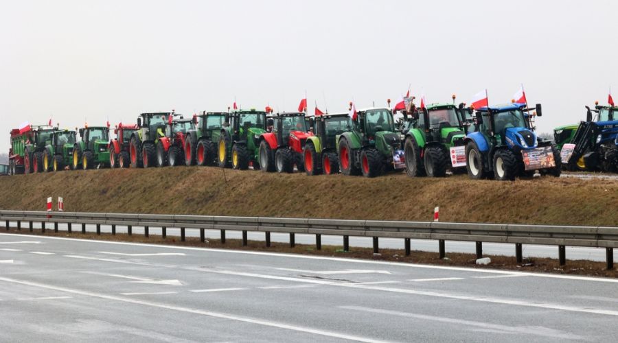 There may be an end to farmers protests around Europe following the latest European Commission proposals on easing rules.