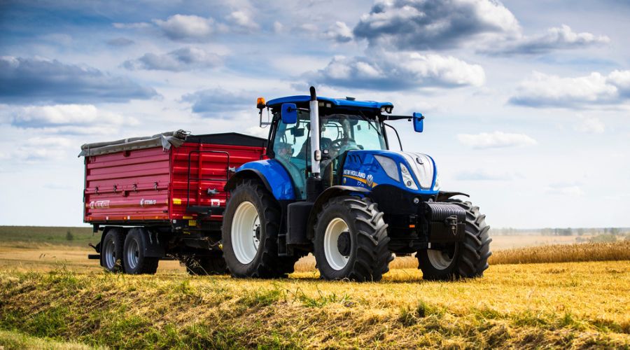 The Agricultural Engineers Association announced that 1,939 tractors were registered last month. That is 13% lower than the exceptionally high figure recorded in March 2023, but still above the average. 