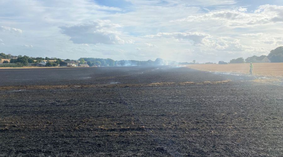 Crews from Essex County Fire and Rescue Service and Suffolk Fire and Rescue Service put out a field fire in Great Maplestead on 26th August.