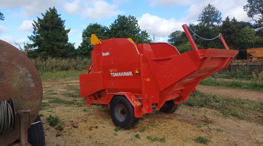 red tomahawk 8500