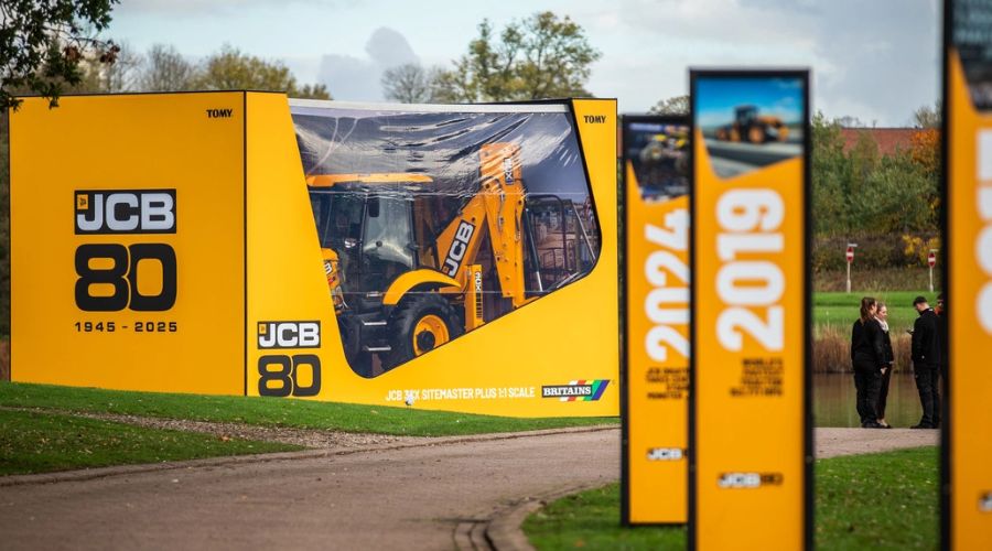 JCB 3CX ‘Backhoe in a Box’. 