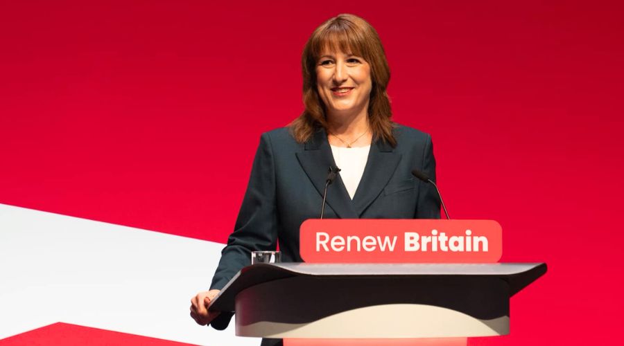 Representatives of British farming industry have called on UK government to use the Autumn Budget to rebuild its relationship with farmers.