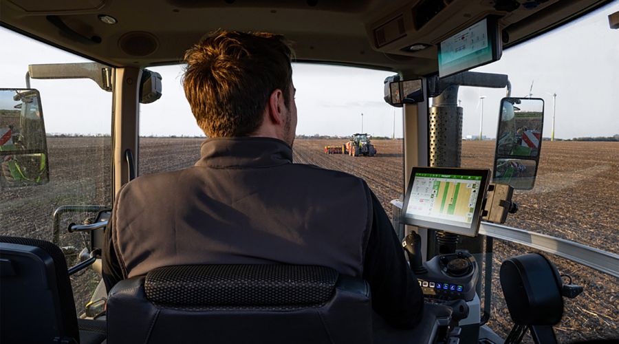 FendtONE operating system.