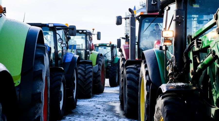 French farmers have been blocking several highways around the country and sprayed manure in protests against cattle culling.