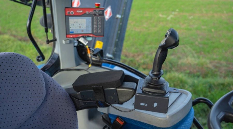 KUHN’s Multi-Longer 6157 e-TPAL offers a 6.1m reach in a compact design