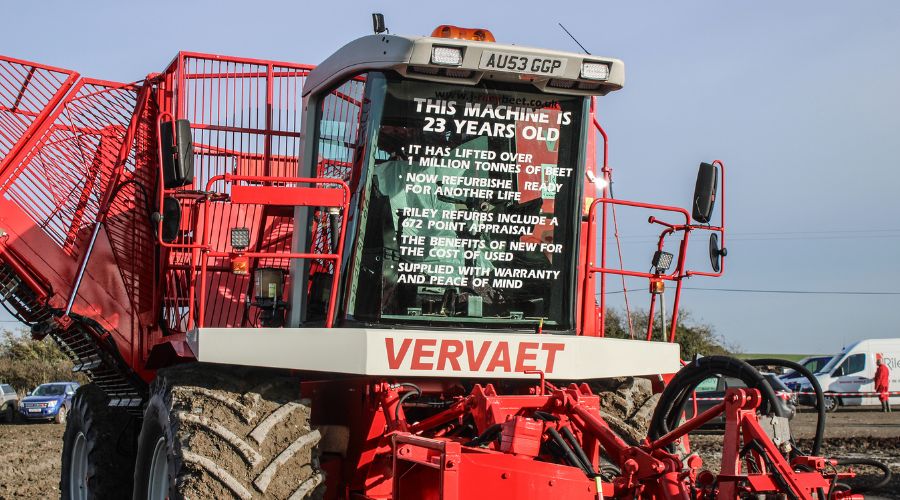 The refurbished 17-T drew consistent attention.